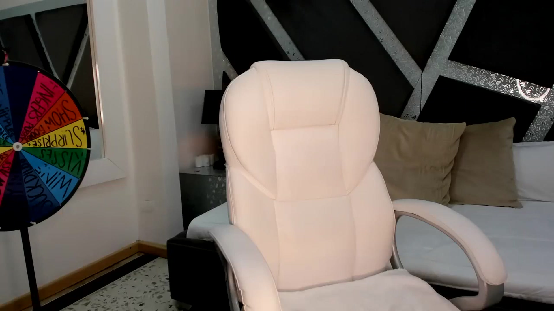 Gallery image thumbnail from BrendaBuiles's myfreecams stream on, 08/18/2023, 02:16 image 7 of 20