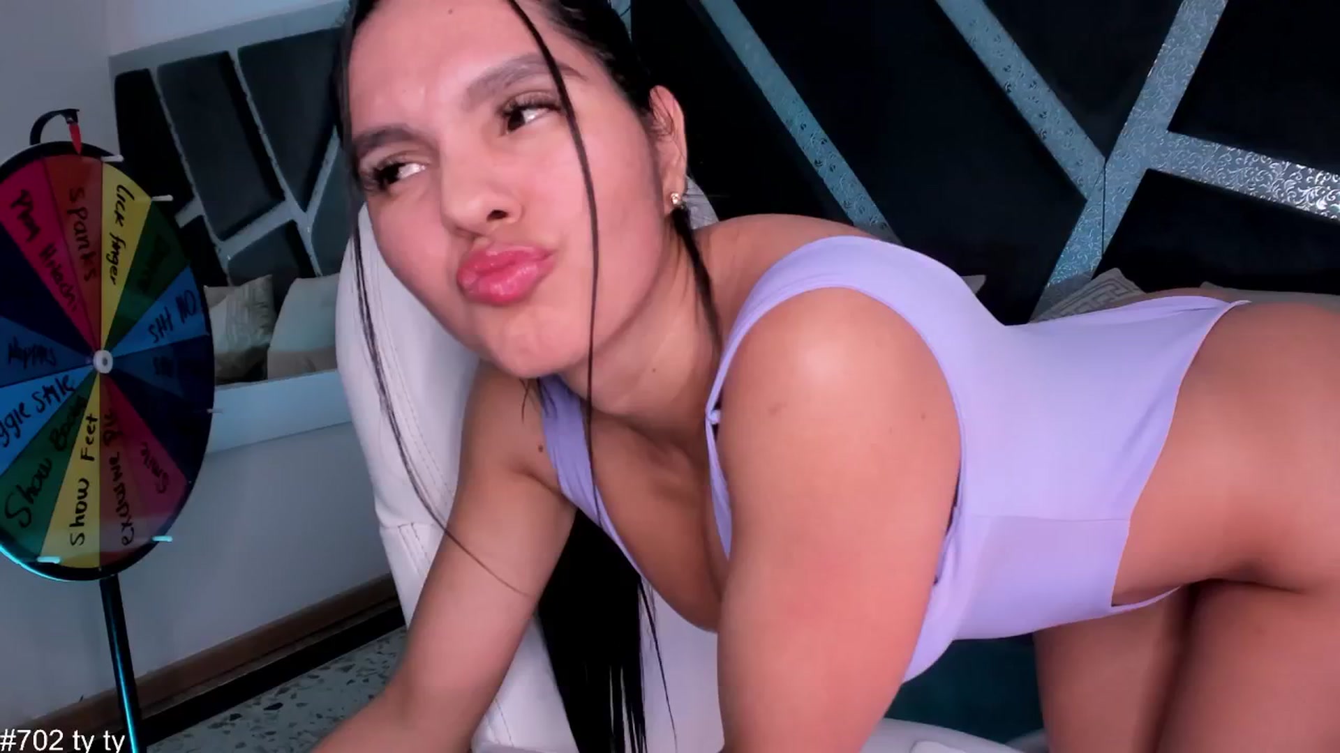 Gallery image thumbnail from BrendaBuiles's myfreecams stream on, 05/21/2024, 24:21 image 8 of 20