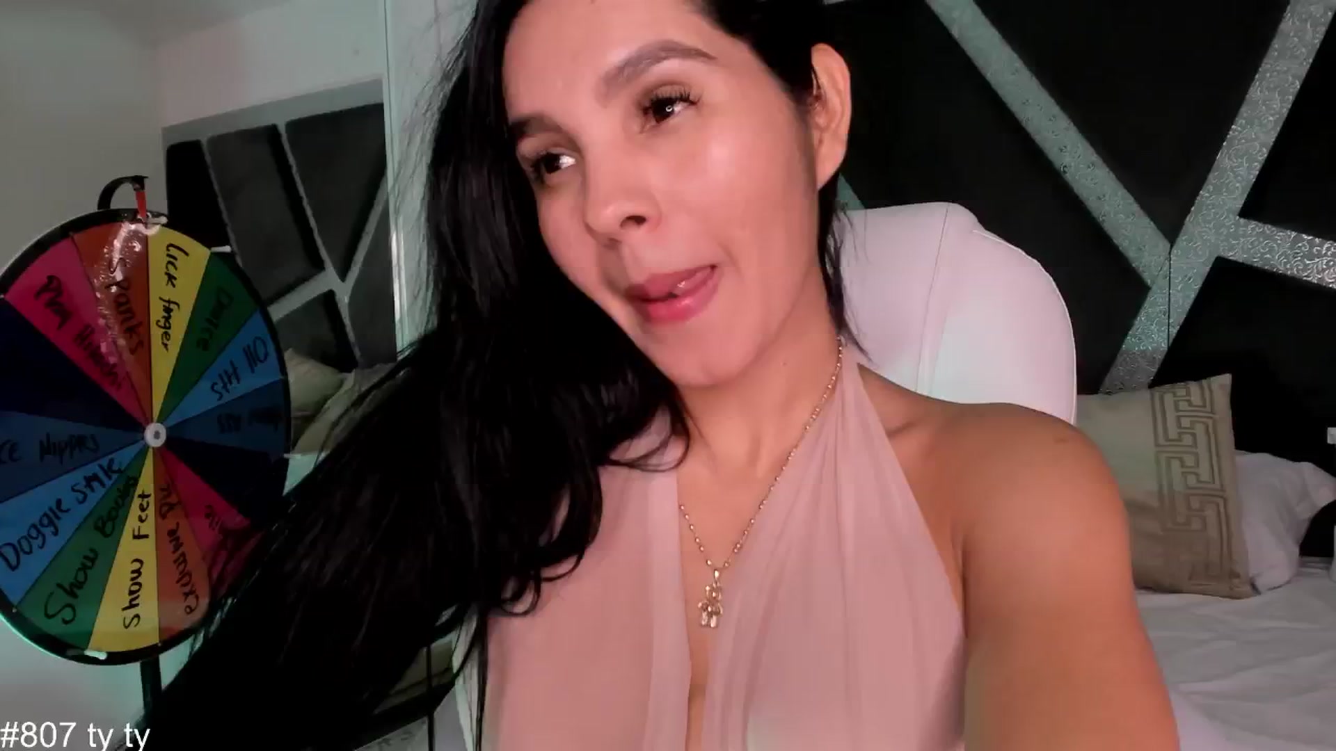 Gallery image thumbnail from BrendaBuiles's myfreecams stream on, 06/03/2024, 18:37 image 9 of 20