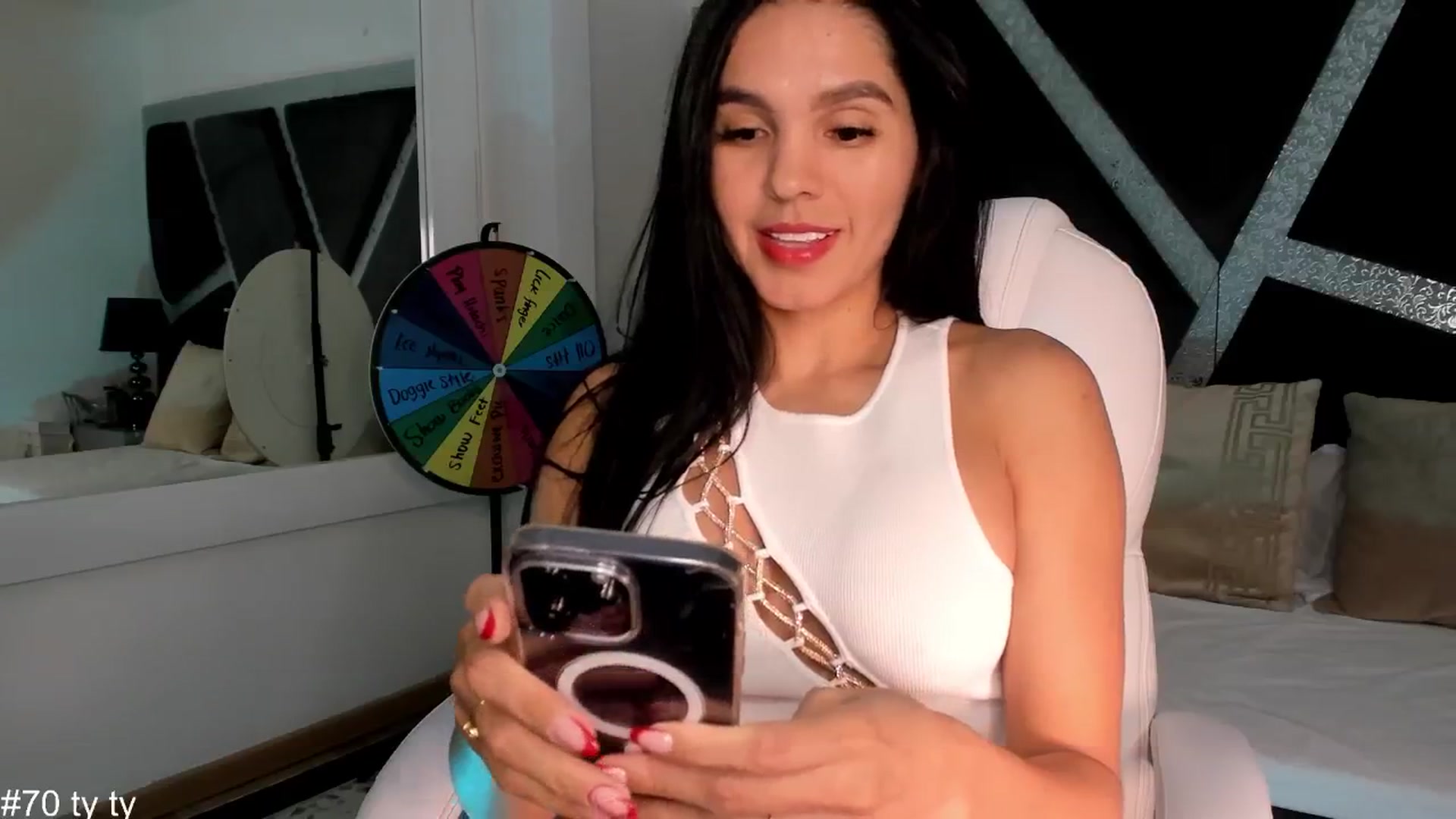 Gallery image thumbnail from BrendaBuiles's myfreecams stream on, 06/07/2024, 24:55 image 17 of 20