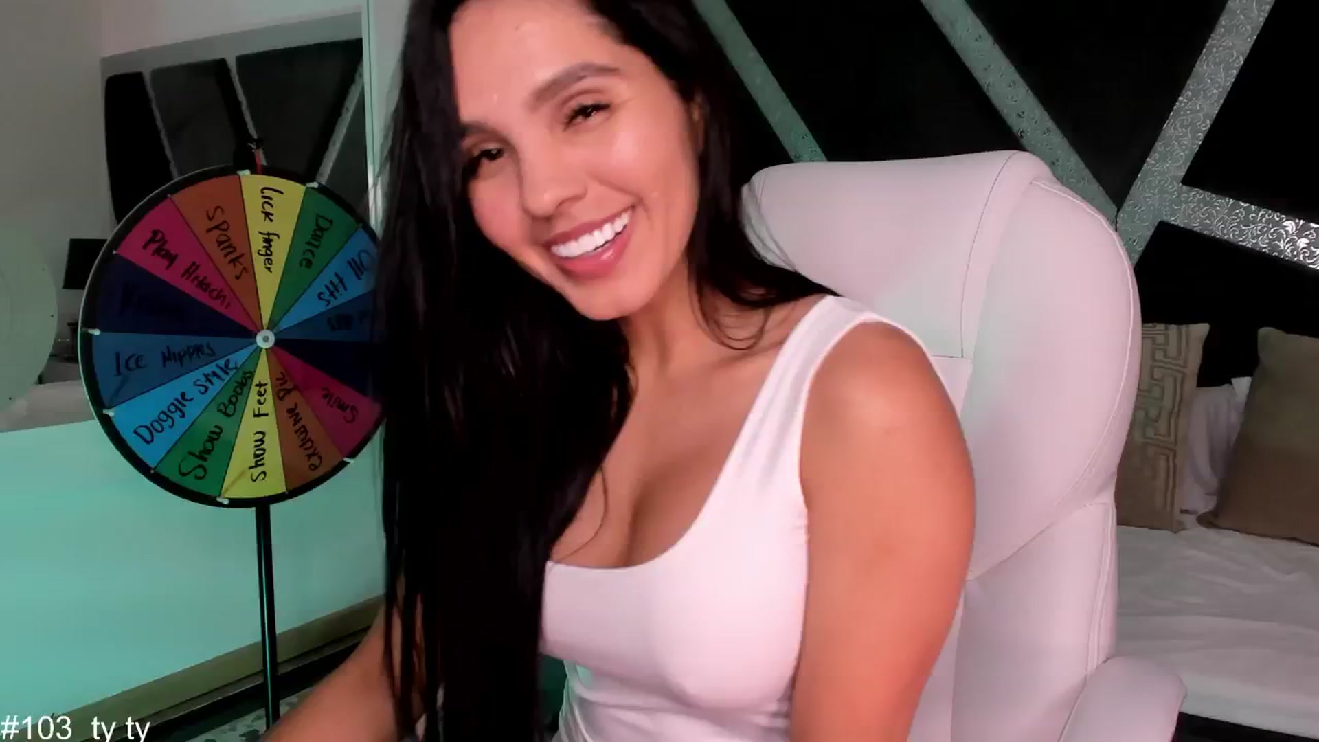 Gallery image thumbnail from BrendaBuiles's myfreecams stream on, 06/12/2024, 01:53 image 1 of 20