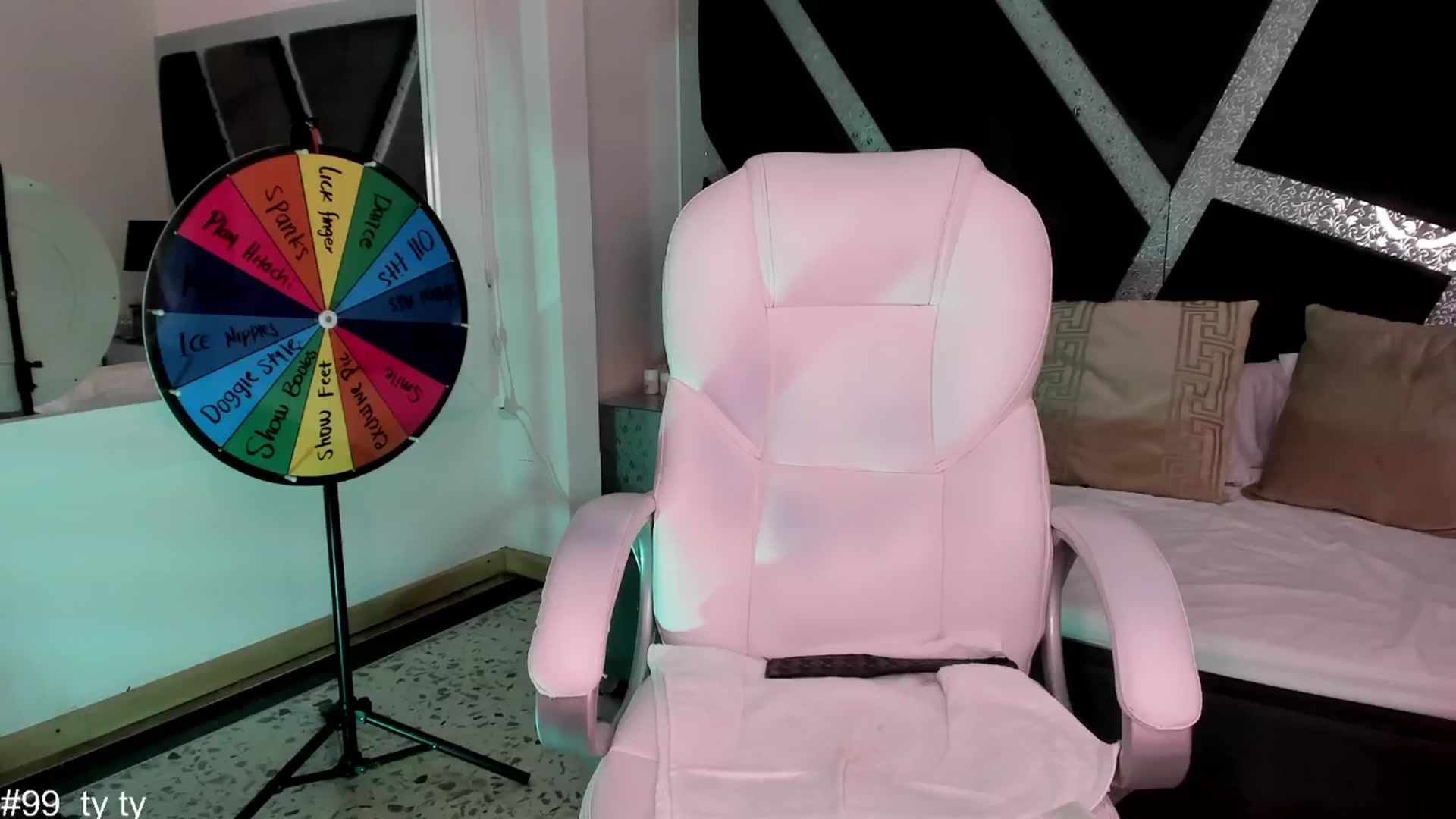 Gallery image thumbnail from BrendaBuiles's myfreecams stream on, 06/12/2024, 01:53 image 12 of 20