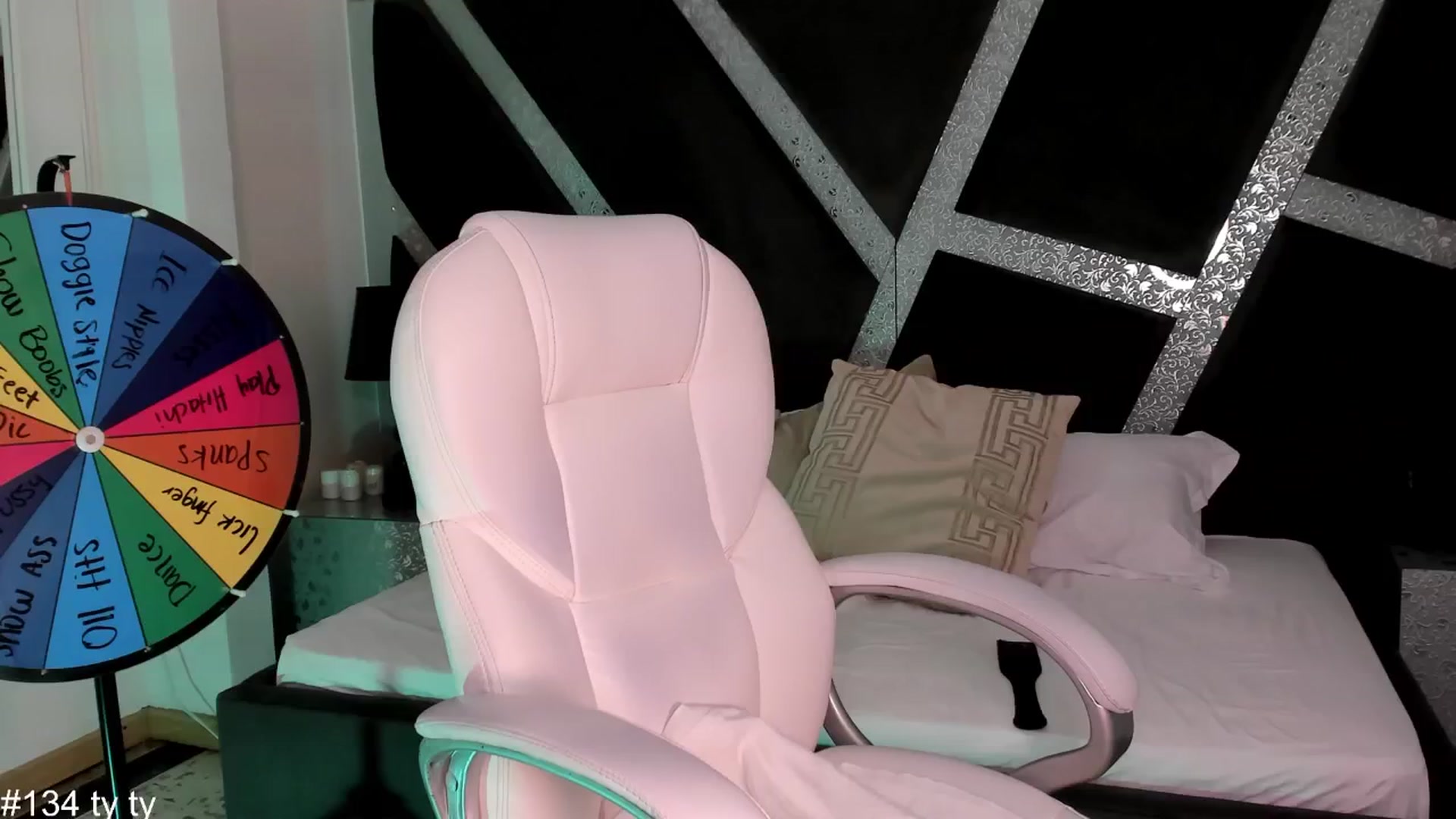 Gallery image thumbnail from BrendaBuiles's myfreecams stream on, 06/23/2024, 24:33 image 16 of 20