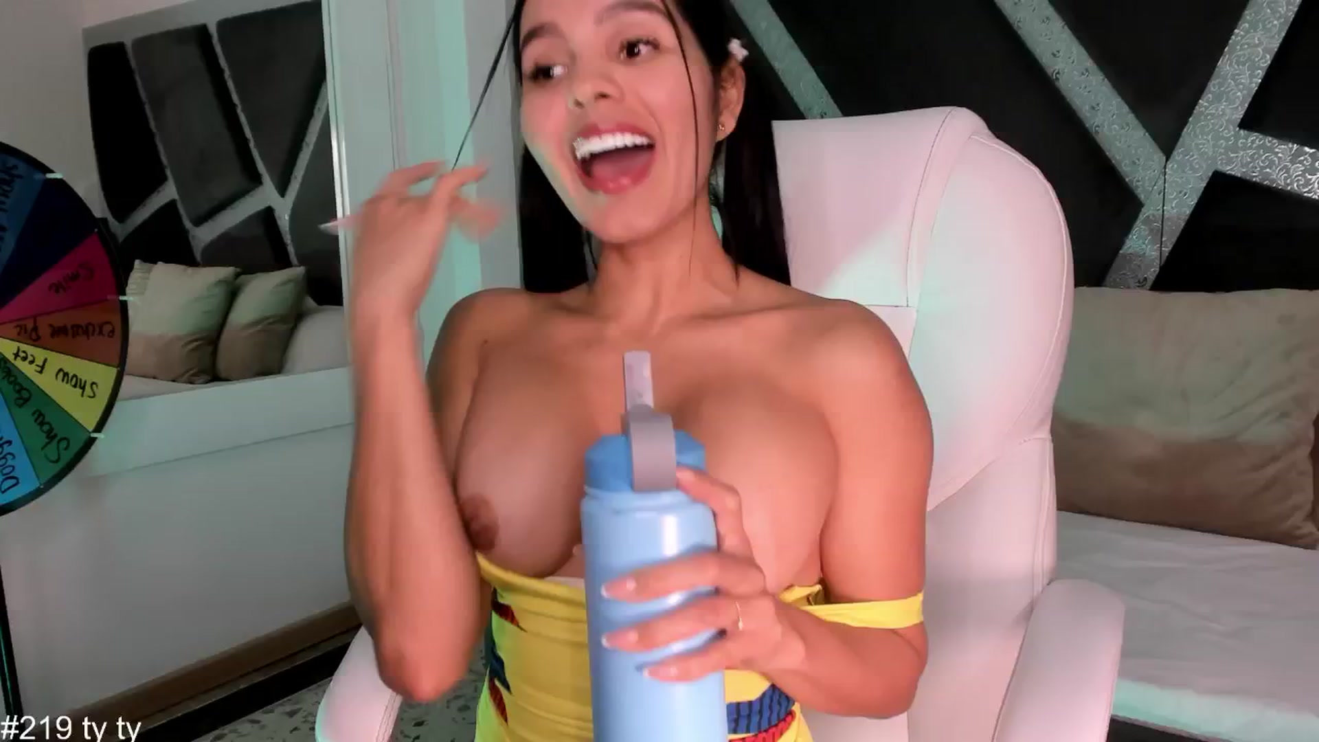 Gallery image thumbnail from BrendaBuiles's myfreecams stream on, 07/07/2024, 01:22 image 5 of 20