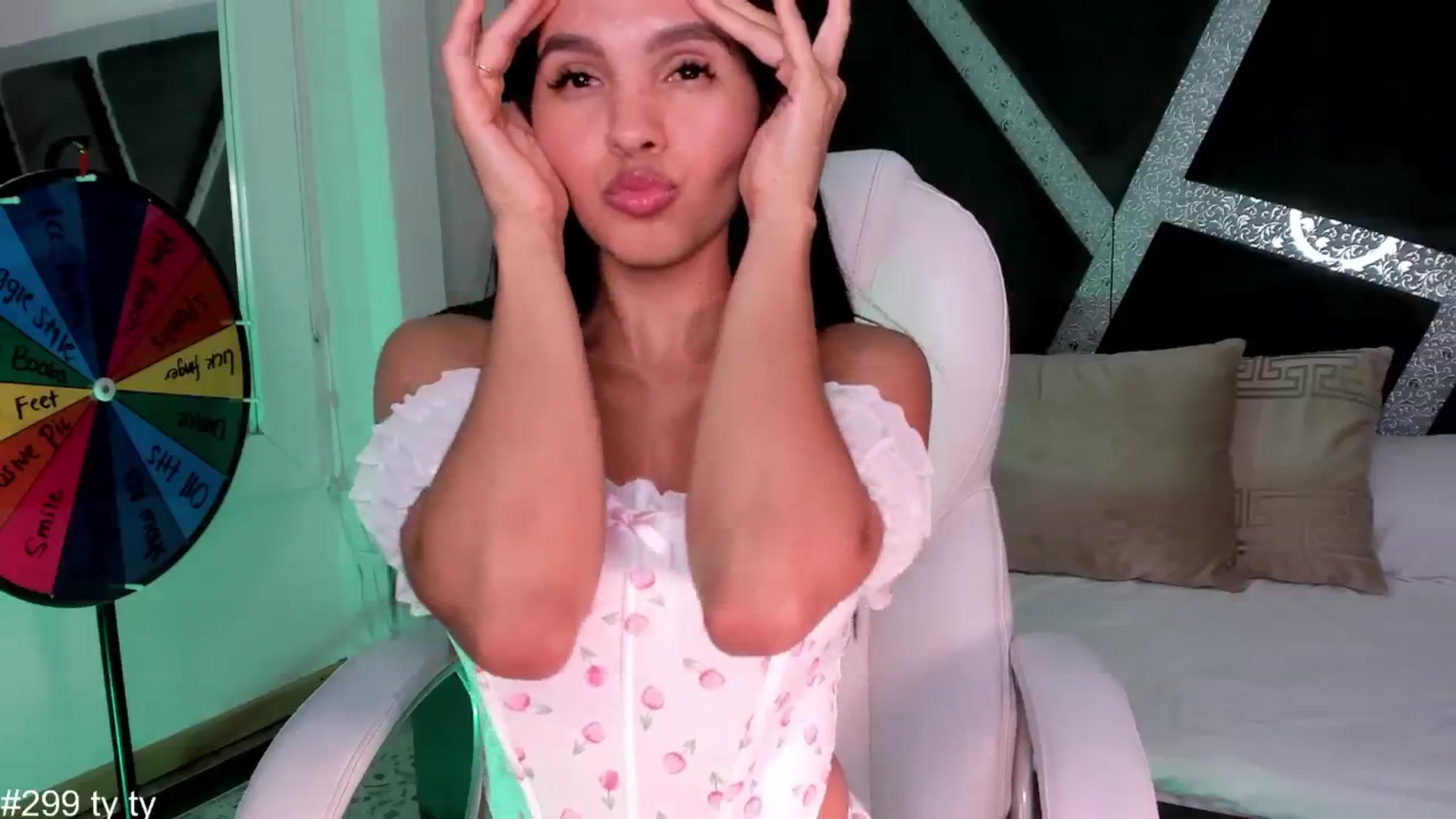 Gallery image thumbnail from BrendaBuiles's myfreecams stream on, 07/12/2024, 24:02 image 18 of 20