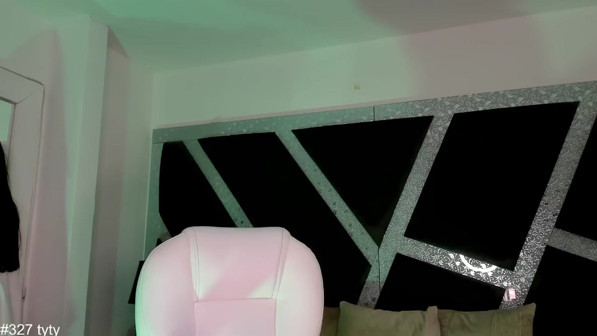 Gallery image thumbnail from BrendaBuiles's myfreecams stream on, 07/18/2024, 23:17 image 4 of 20