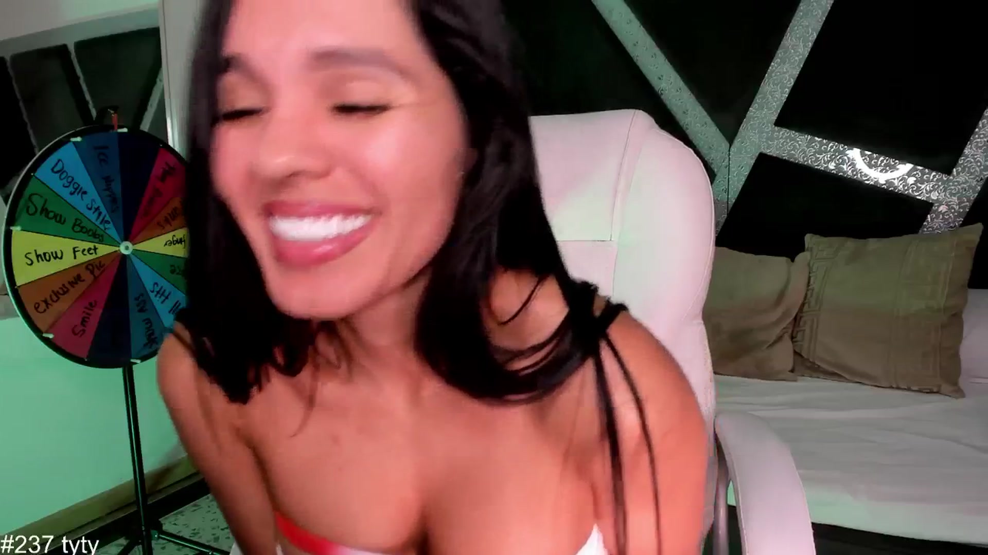 Gallery image thumbnail from BrendaBuiles's myfreecams stream on, 07/20/2024, 03:22 image 20 of 20