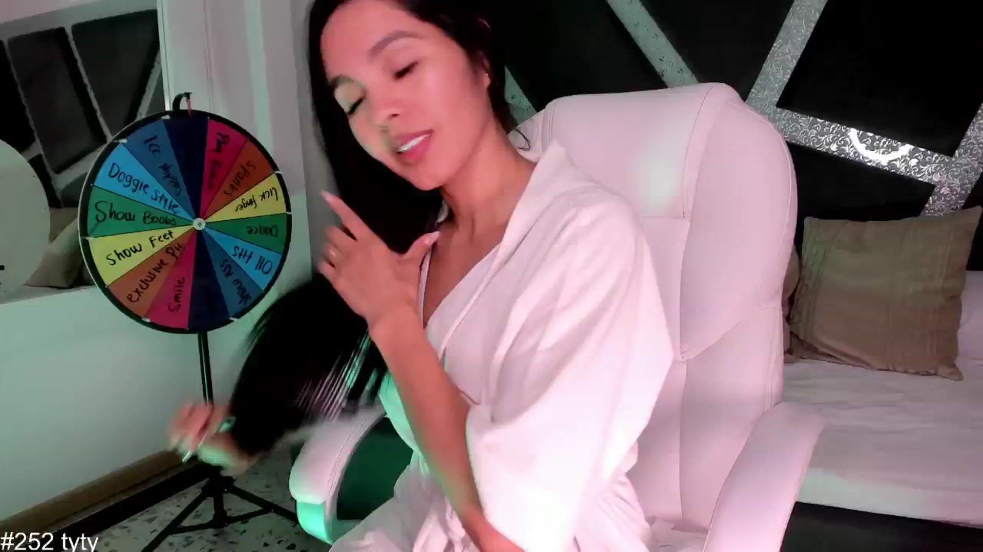 Gallery image thumbnail from BrendaBuiles's myfreecams stream on, 07/20/2024, 23:51 image 17 of 20