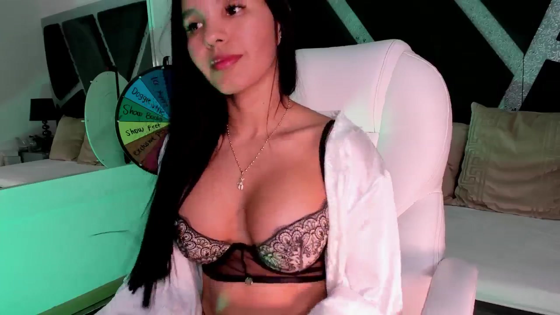Gallery image thumbnail from BrendaBuiles's myfreecams stream on, 08/23/2024, 24:15 image 10 of 20