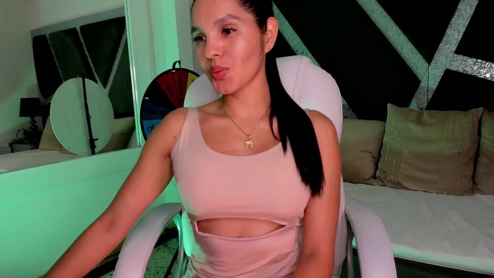 Gallery image thumbnail from BrendaBuiles's myfreecams stream on, 08/24/2024, 21:27 image 4 of 20