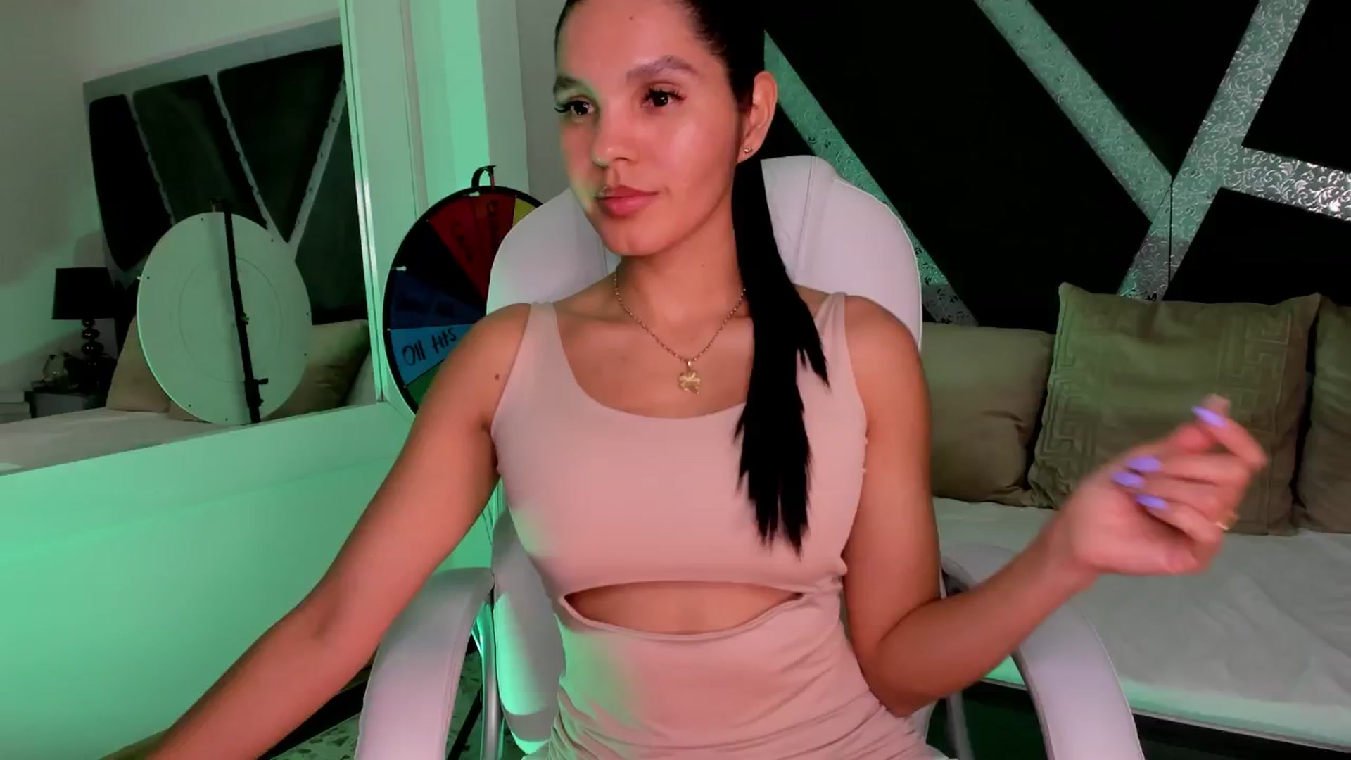 Gallery image thumbnail from BrendaBuiles's myfreecams stream on, 08/24/2024, 21:27 image 1 of 20