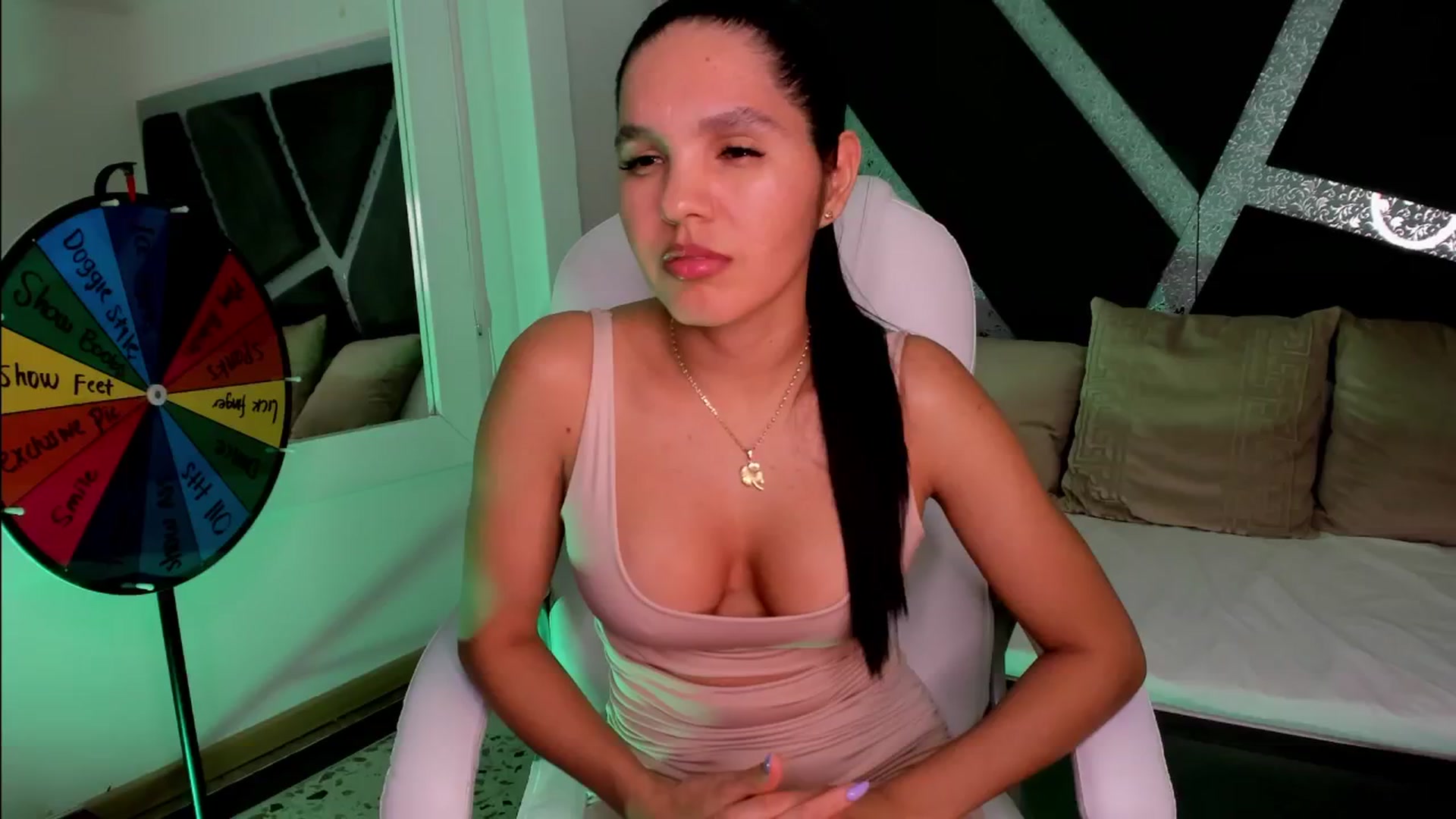 Gallery image thumbnail from BrendaBuiles's myfreecams stream on, 08/25/2024, 24:05 image 16 of 20