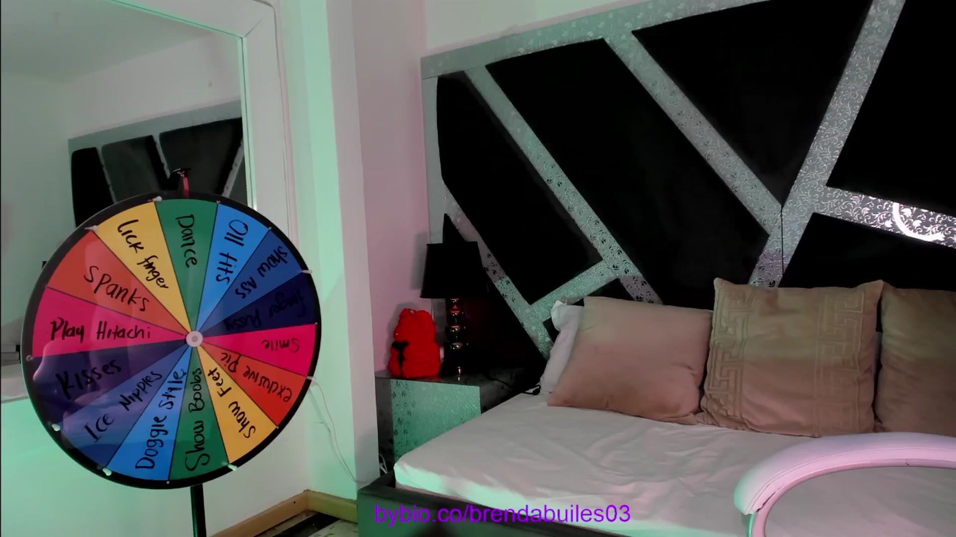 Gallery image thumbnail from BrendaBuiles's myfreecams stream on, 08/28/2024, 02:24 image 19 of 20