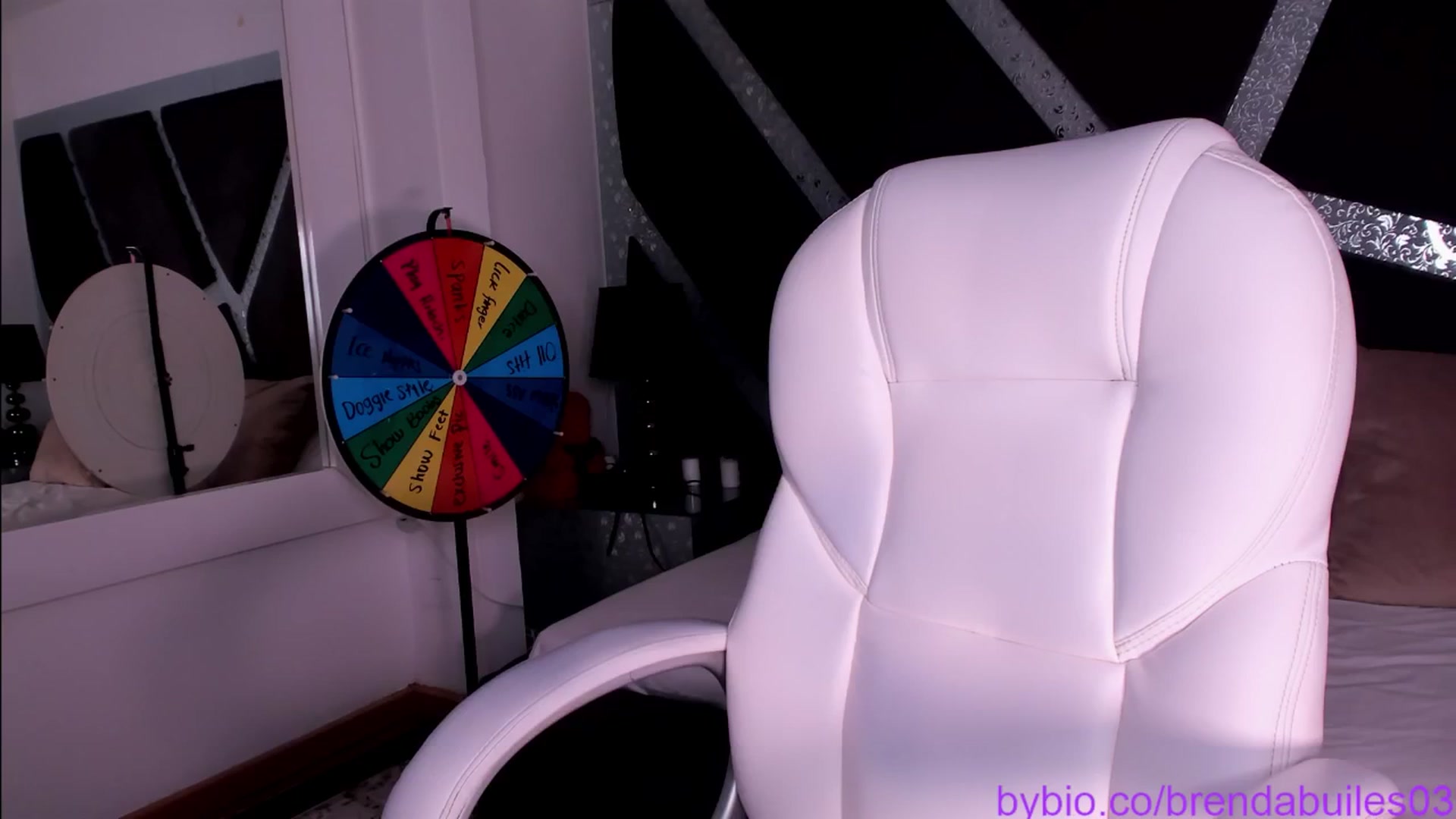 Gallery image thumbnail from BrendaBuiles's myfreecams stream on, 10/01/2024, 16:30 image 1 of 20
