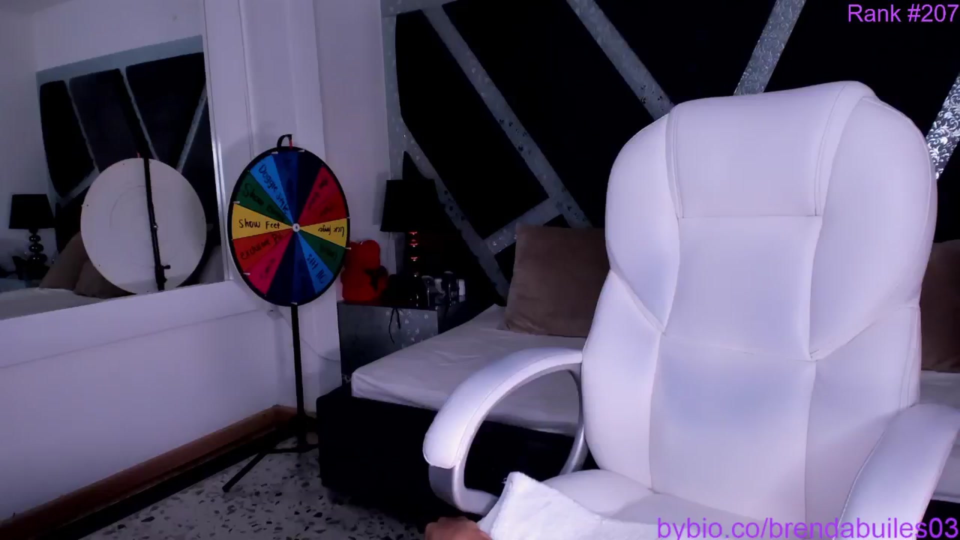Gallery image thumbnail from BrendaBuiles's myfreecams stream on, 10/18/2024, 02:49 image 3 of 20