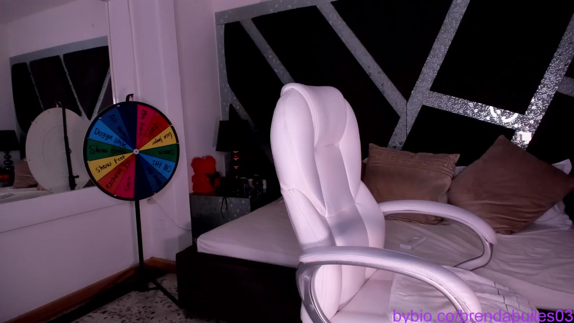 Gallery image thumbnail from BrendaBuiles's myfreecams stream on, 10/22/2024, 23:06 image 20 of 20