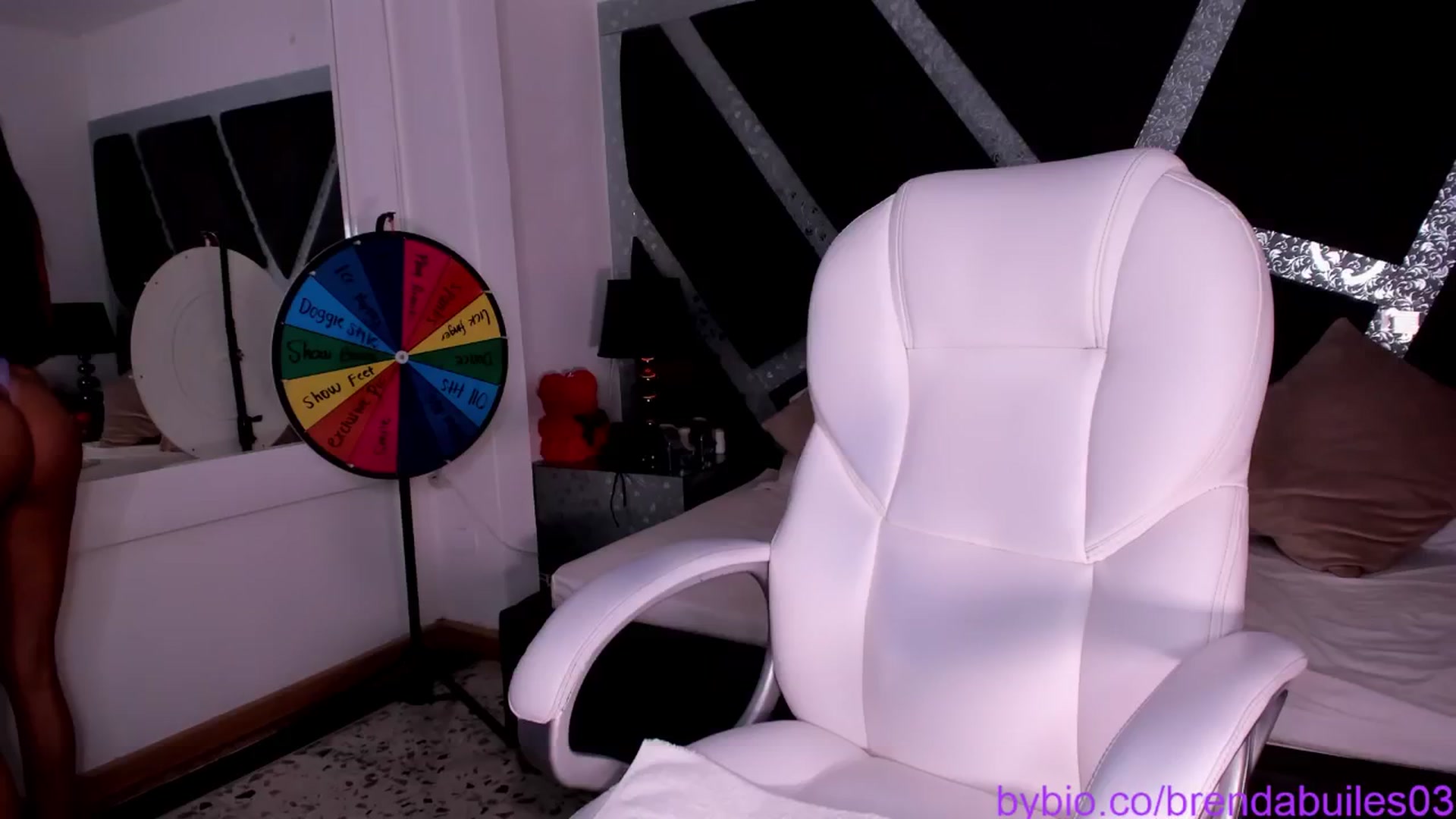Gallery image thumbnail from BrendaBuiles's myfreecams stream on, 10/23/2024, 02:53 image 1 of 20