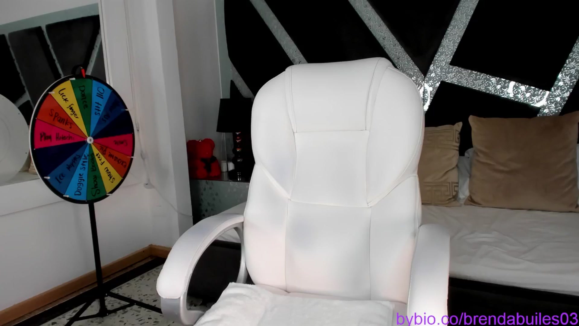 Gallery image thumbnail from BrendaBuiles's myfreecams stream on, 11/06/2024, 22:01 image 13 of 20