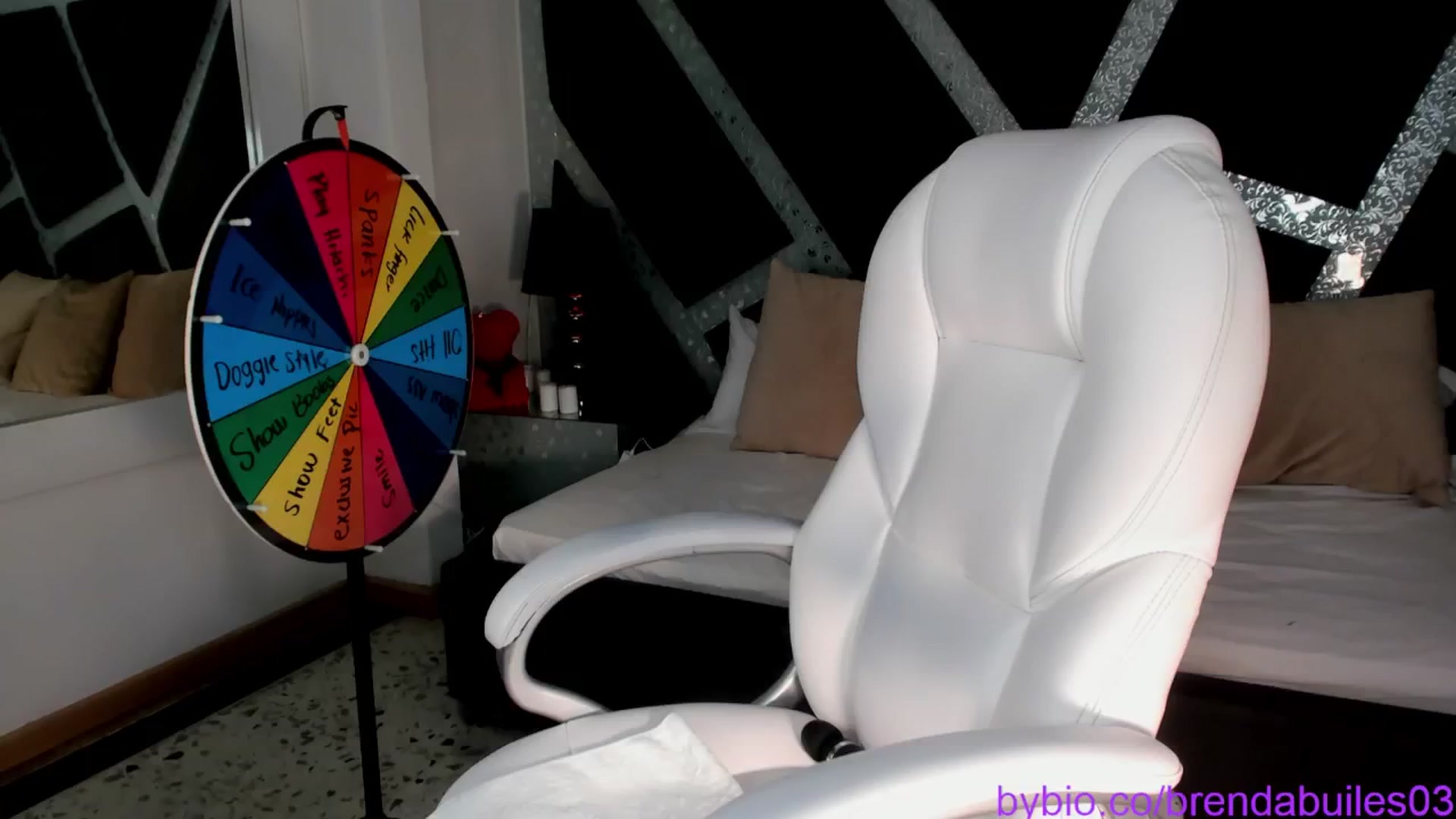 Gallery image thumbnail from BrendaBuiles's myfreecams stream on, 11/24/2024, 01:53 image 15 of 20