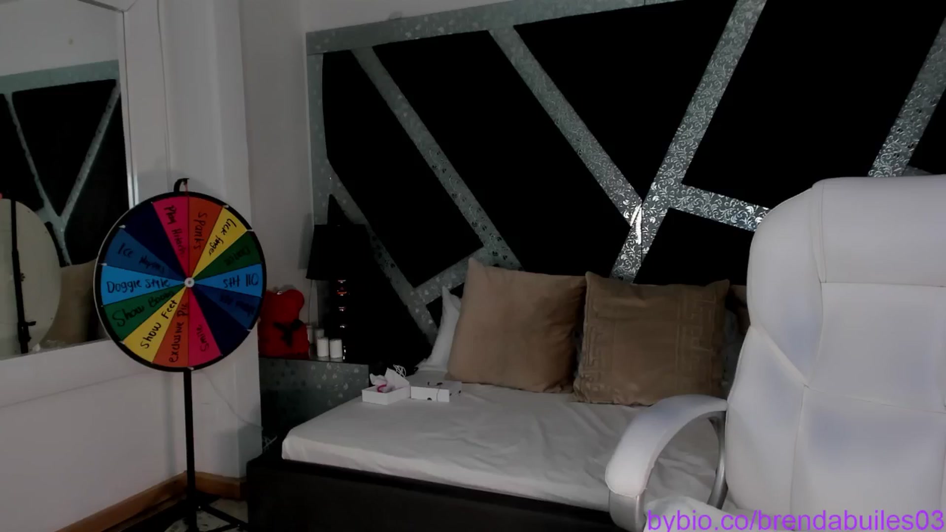 Gallery image thumbnail from BrendaBuiles's myfreecams stream on, 11/26/2024, 02:28 image 5 of 20