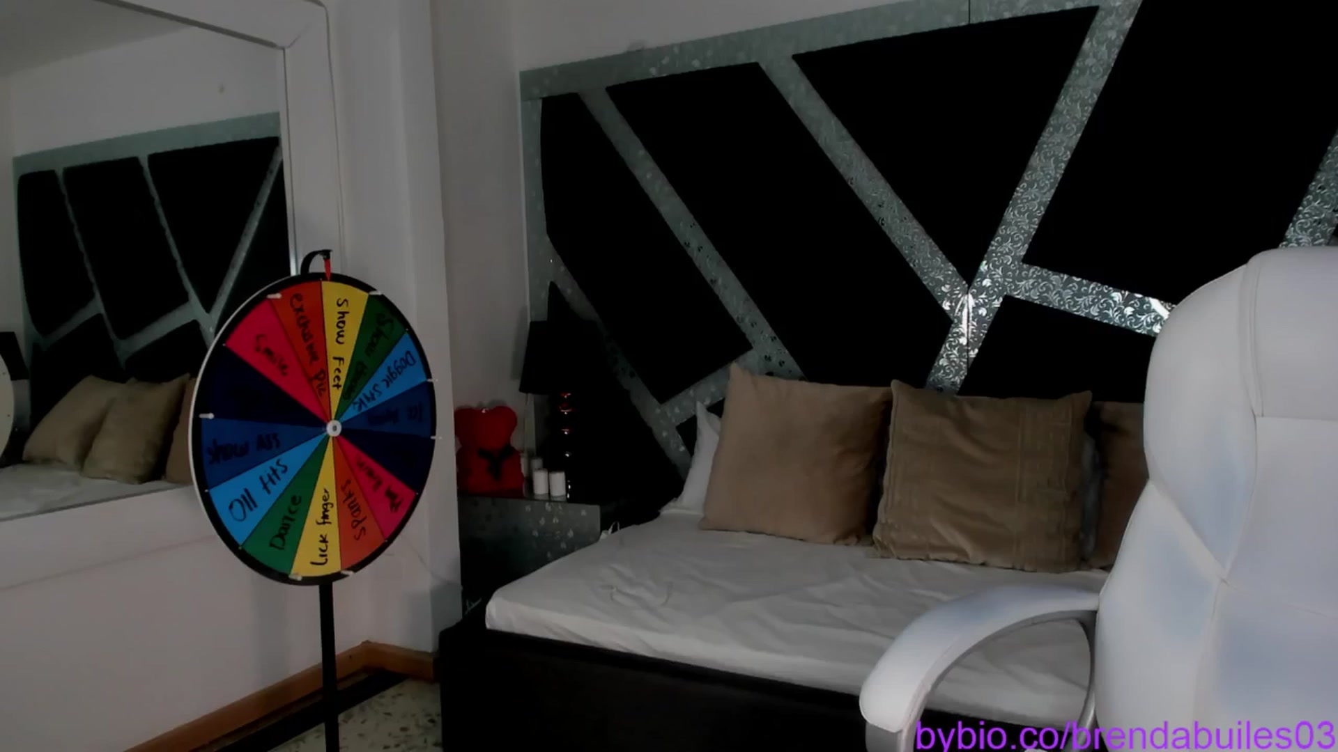 Gallery image thumbnail from BrendaBuiles's myfreecams stream on, 11/27/2024, 24:07 image 19 of 20