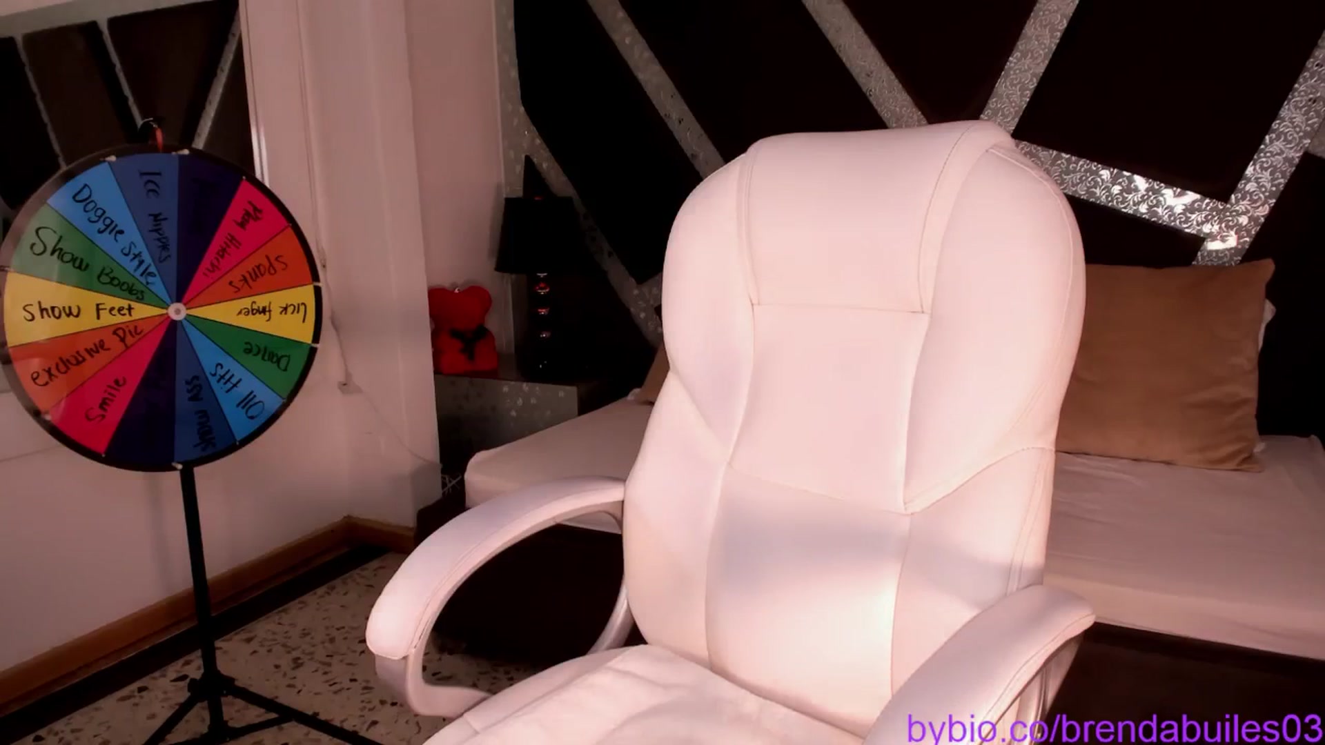 Gallery image thumbnail from BrendaBuiles's myfreecams stream on, 12/04/2024, 03:20 image 3 of 20