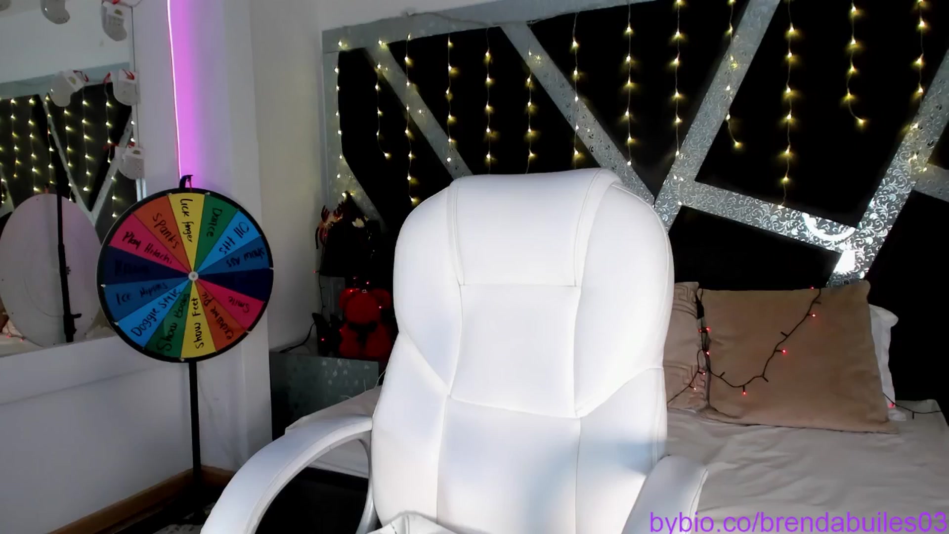 Gallery image thumbnail from BrendaBuiles's myfreecams stream on, 12/23/2024, 22:39 image 17 of 20