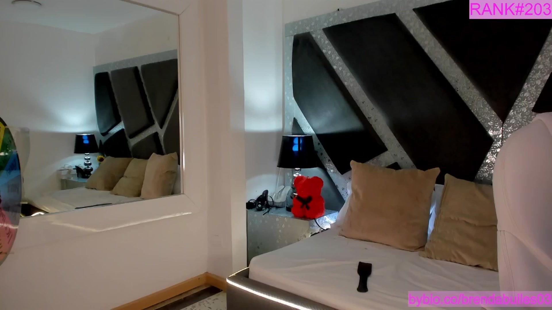 Gallery image thumbnail from BrendaBuiles's myfreecams stream on, 04/17/2025, 24:51 image 13 of 20