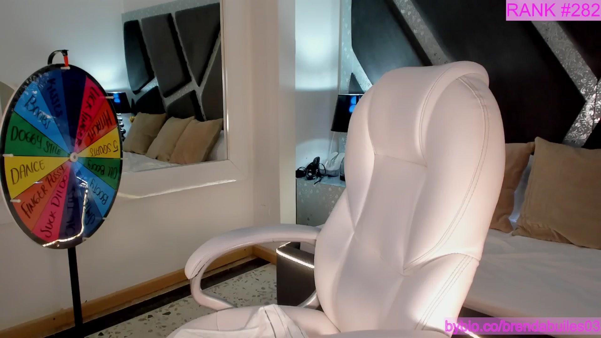 Gallery image thumbnail from BrendaBuiles's myfreecams stream on, 04/23/2025, 03:40 image 14 of 20