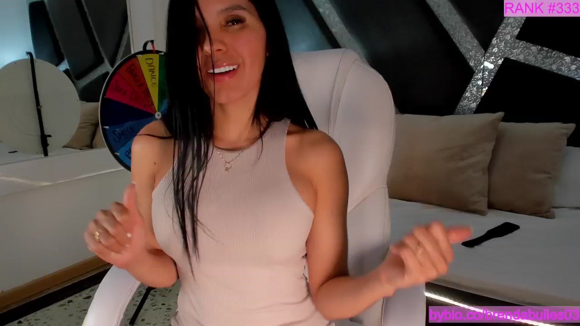 Gallery image thumbnail from BrendaBuiles's myfreecams stream on, 05/20/2025, 01:20 image 3 of 20