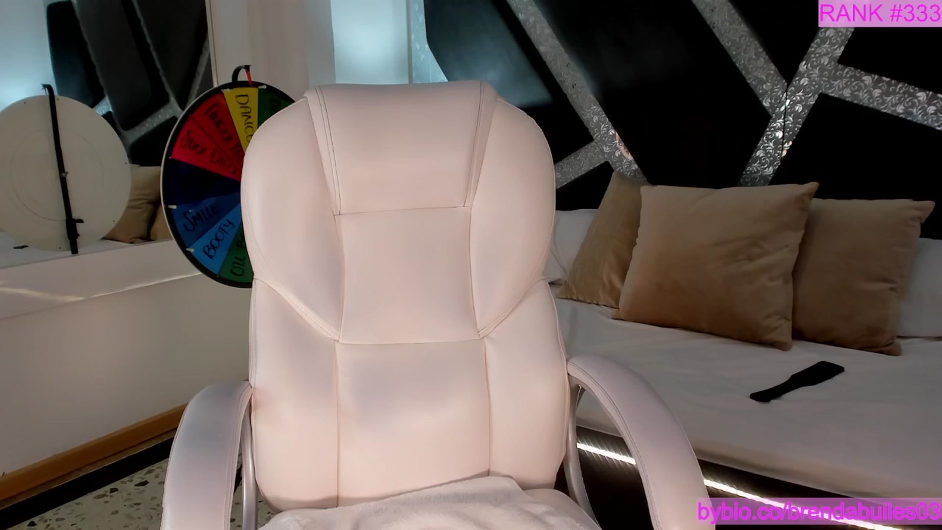 Gallery image thumbnail from BrendaBuiles's myfreecams stream on, 05/20/2025, 01:22 image 10 of 20