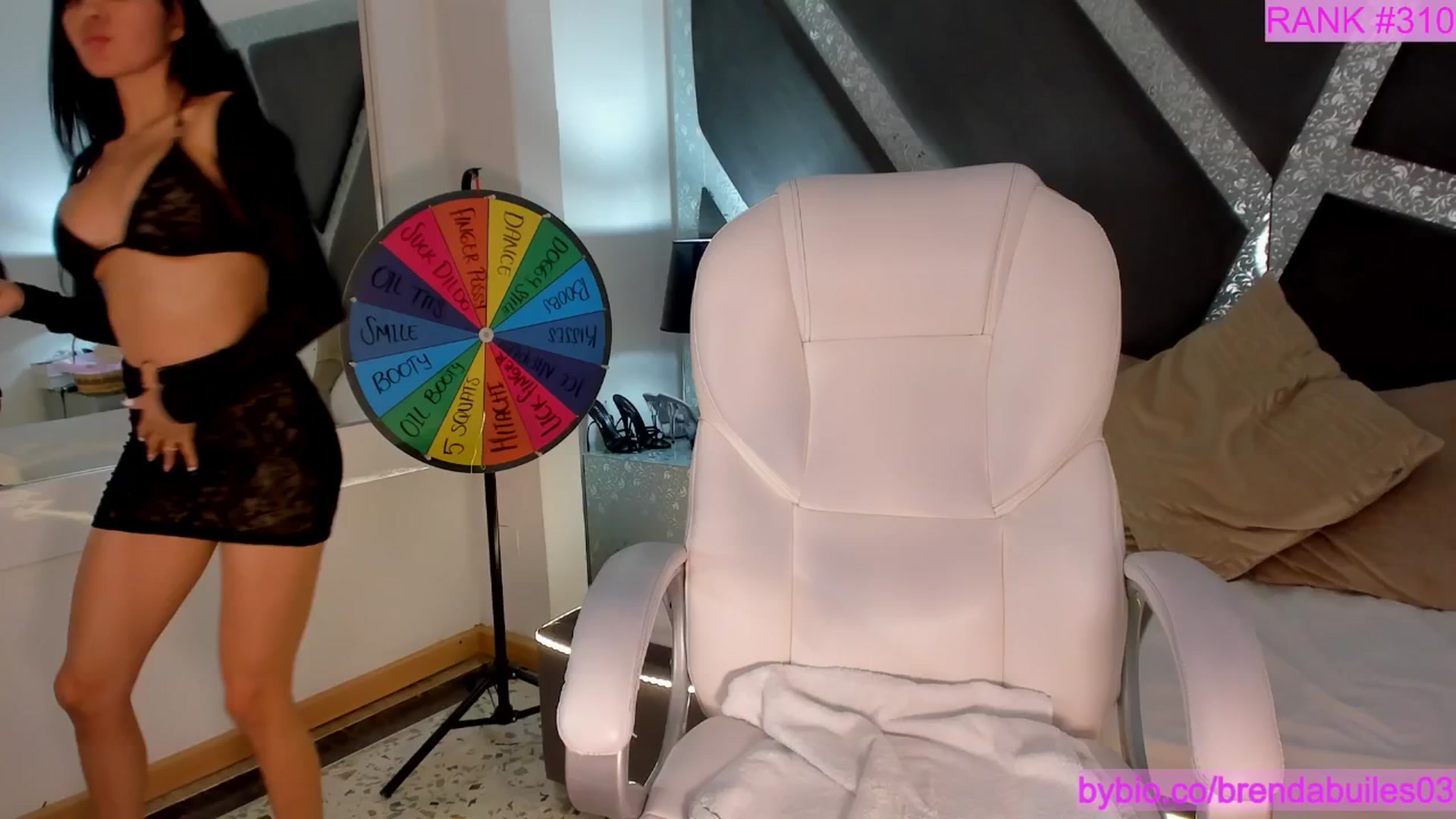Gallery image thumbnail from BrendaBuiles's myfreecams stream on, 05/22/2025, 24:34 image 20 of 20