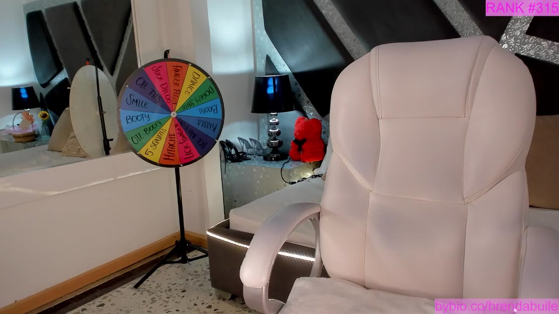 Gallery image thumbnail from BrendaBuiles's myfreecams stream on, 05/30/2025, 24:47 image 9 of 20