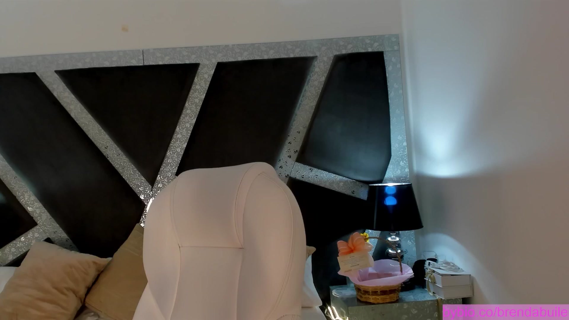 Gallery image thumbnail from BrendaBuiles's myfreecams stream on, 06/02/2025, 21:02 image 10 of 20