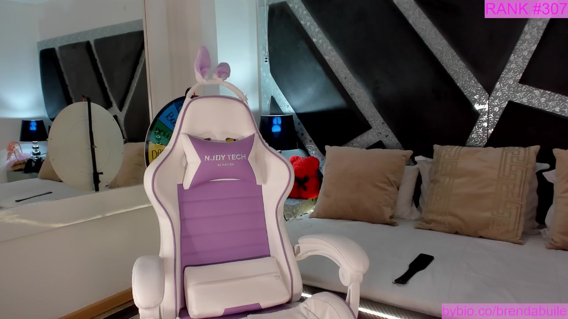 Gallery image thumbnail from BrendaBuiles's myfreecams stream on, 06/21/2025, 23:58 image 2 of 20