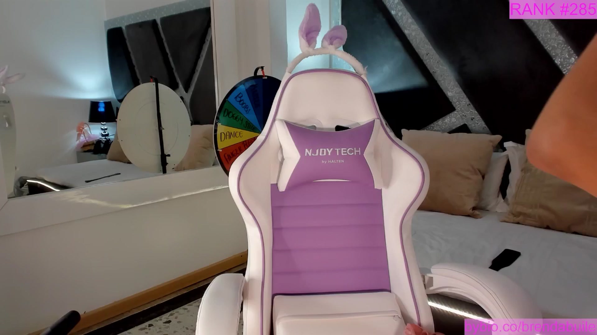 Gallery image thumbnail from BrendaBuiles's myfreecams stream on, 06/22/2025, 01:22 image 16 of 20