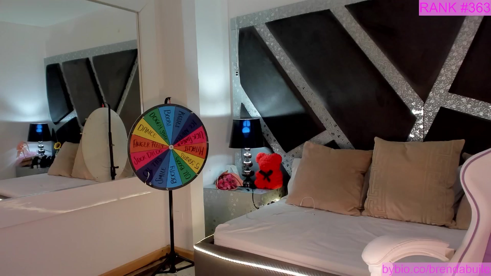 Gallery image thumbnail from BrendaBuiles's myfreecams stream on, 06/26/2025, 24:06 image 3 of 20