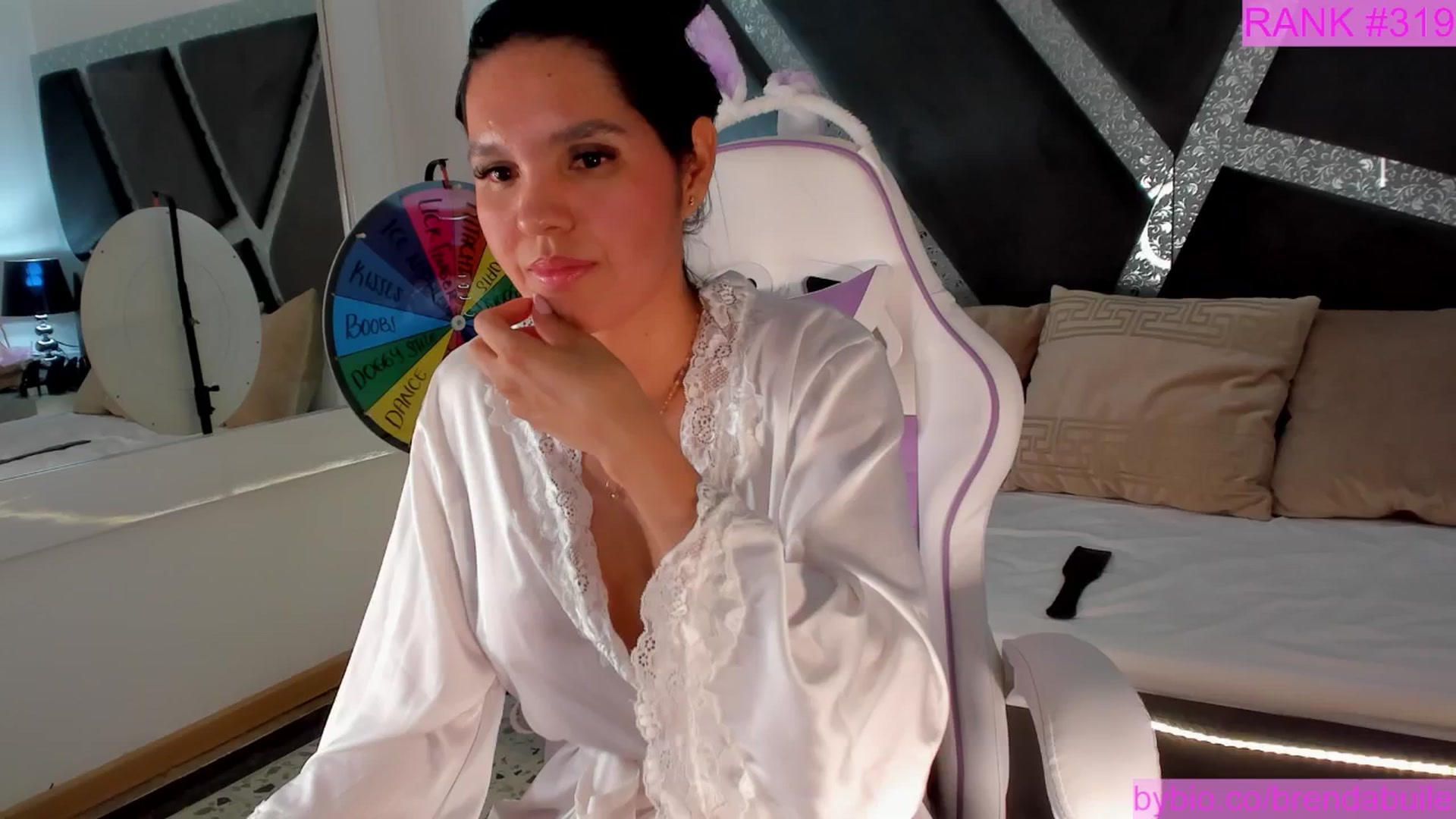 Gallery image thumbnail from BrendaBuiles's myfreecams stream on, 06/30/2025, 23:29 image 8 of 20