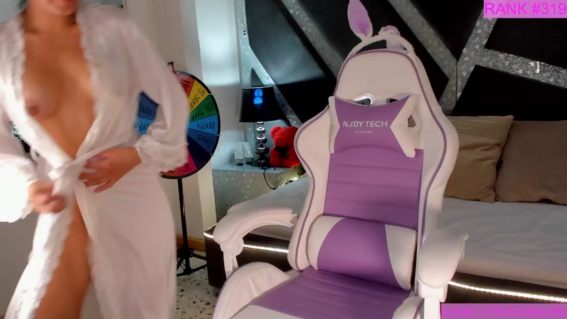 Gallery image thumbnail from BrendaBuiles's myfreecams stream on, 06/30/2025, 23:29 image 13 of 20