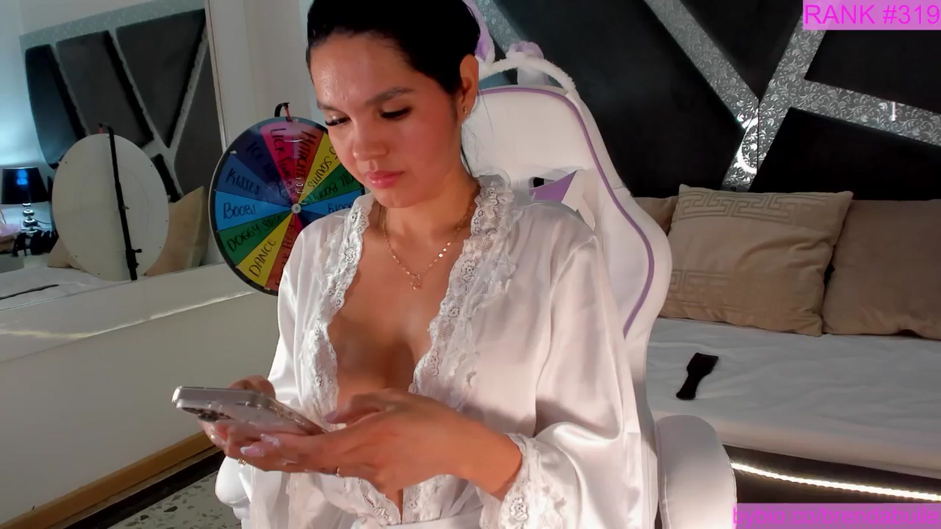 Gallery image thumbnail from BrendaBuiles's myfreecams stream on, 06/30/2025, 23:29 image 7 of 20