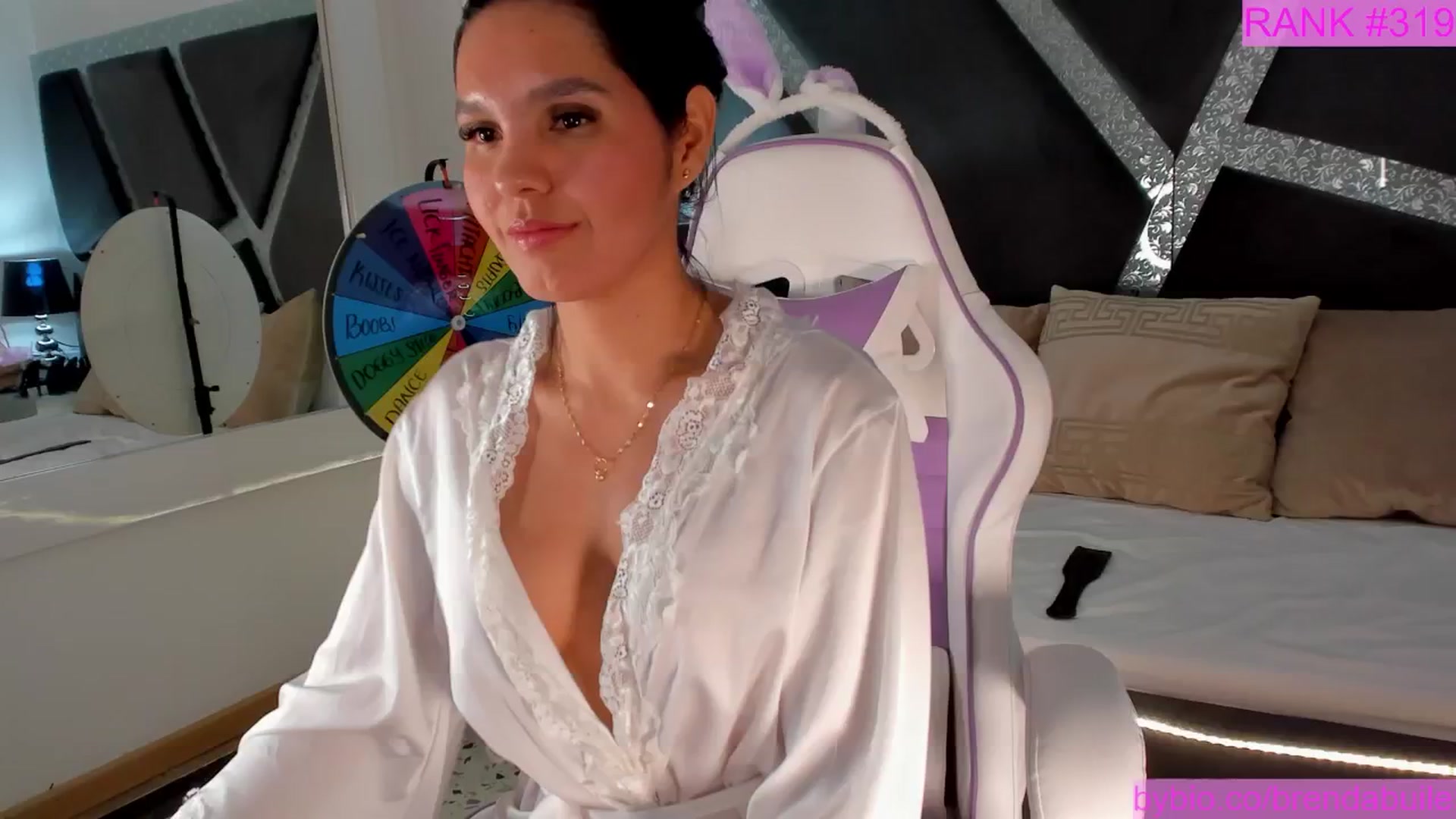 Gallery image thumbnail from BrendaBuiles's myfreecams stream on, 06/30/2025, 23:29 image 12 of 20