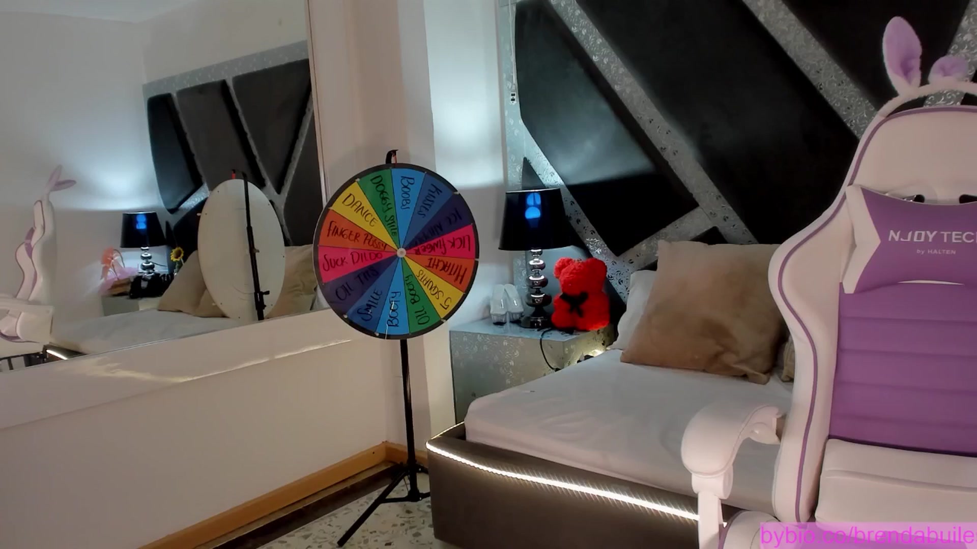 Gallery image thumbnail from BrendaBuiles's myfreecams stream on, 07/04/2025, 24:03 image 4 of 20