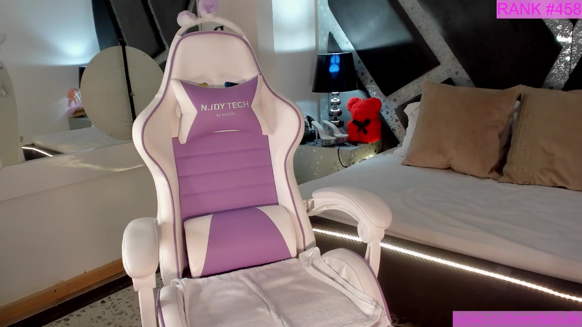 Gallery image thumbnail from BrendaBuiles's myfreecams stream on, 07/10/2025, 24:15 image 10 of 20
