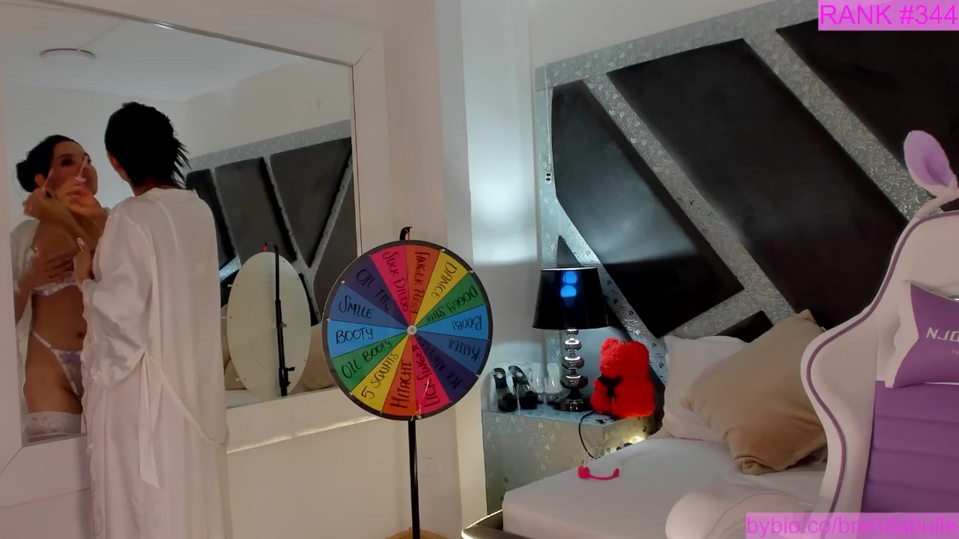 Gallery image thumbnail from BrendaBuiles's myfreecams stream on, 07/16/2025, 02:52 image 2 of 20