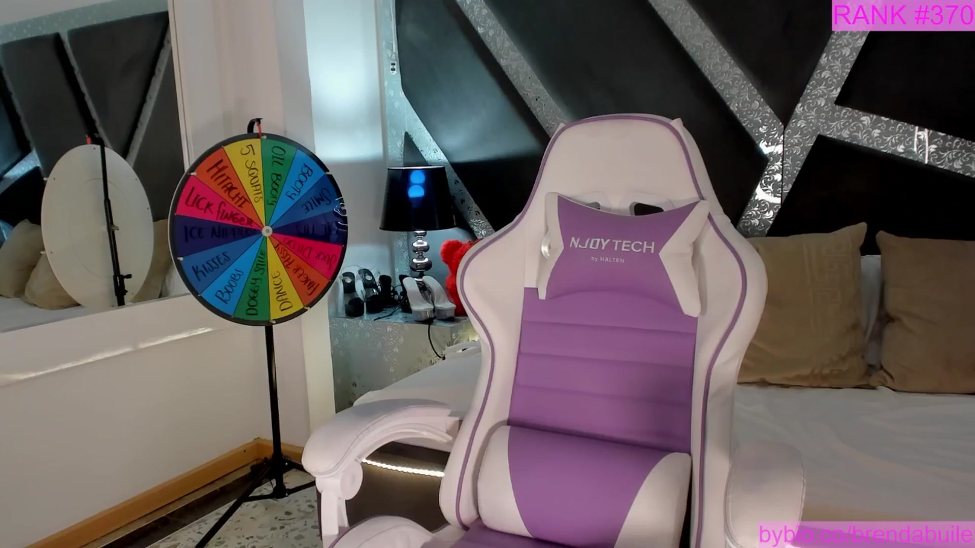 Gallery image thumbnail from BrendaBuiles's myfreecams stream on, 07/20/2025, 24:23 image 18 of 20
