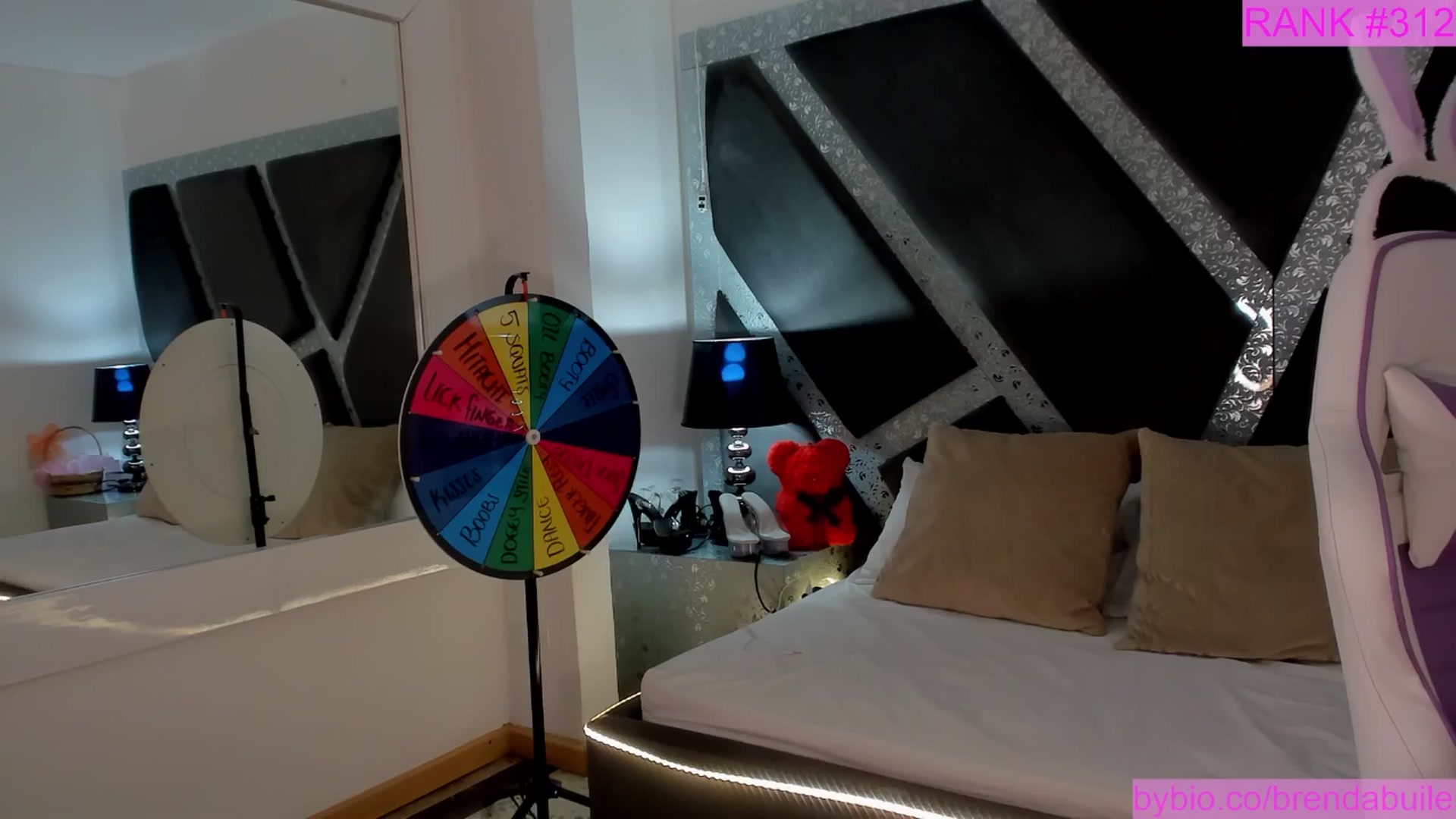 Gallery image thumbnail from BrendaBuiles's myfreecams stream on, 07/25/2025, 02:18 image 6 of 20