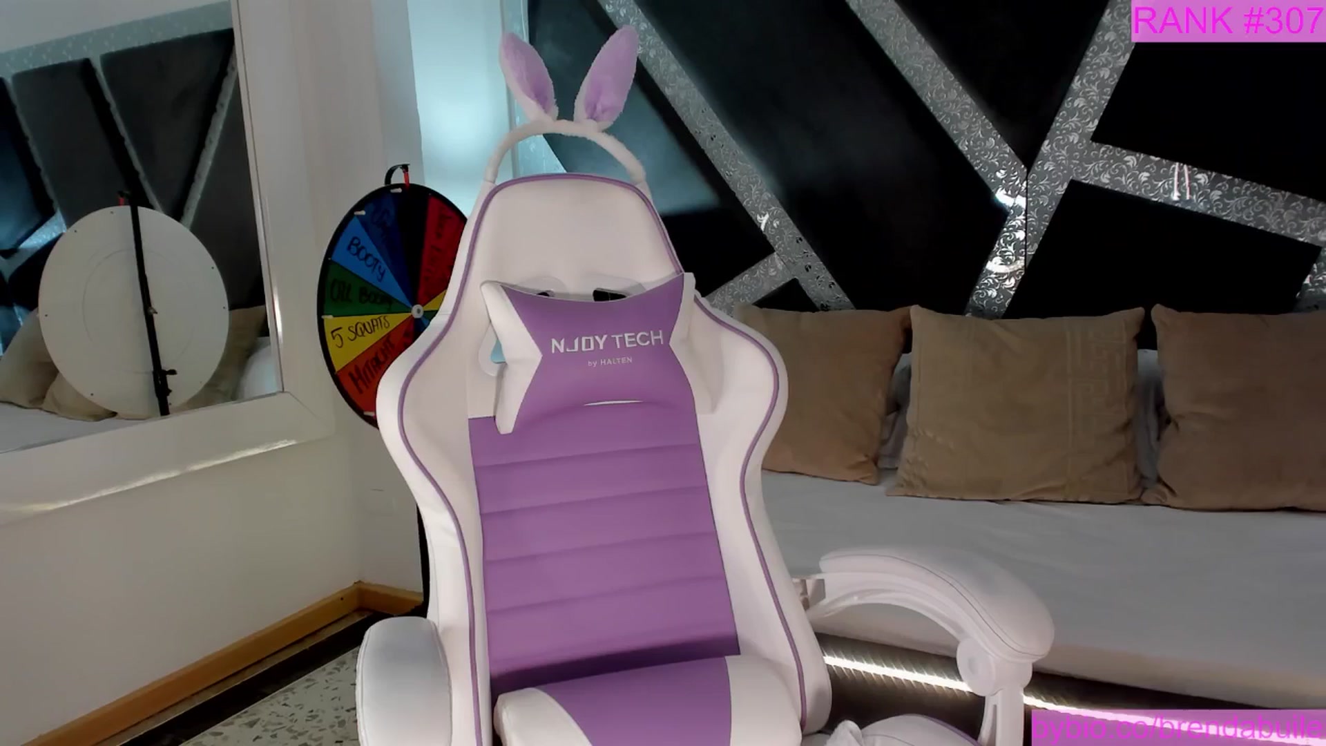 Gallery image thumbnail from BrendaBuiles's myfreecams stream on, 07/25/2025, 23:25 image 16 of 20