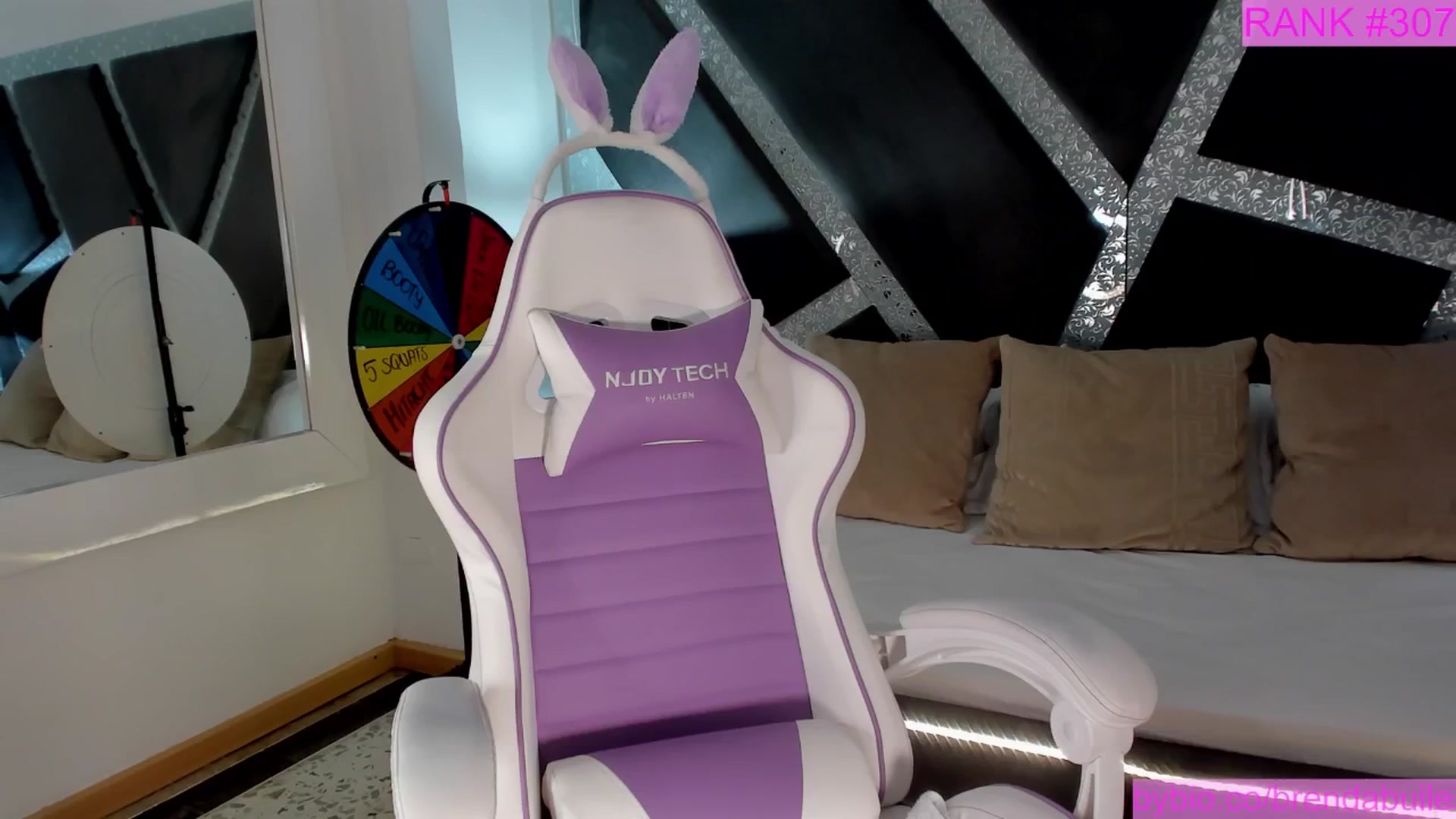 Gallery image thumbnail from BrendaBuiles's myfreecams stream on, 07/25/2025, 23:25 image 15 of 20