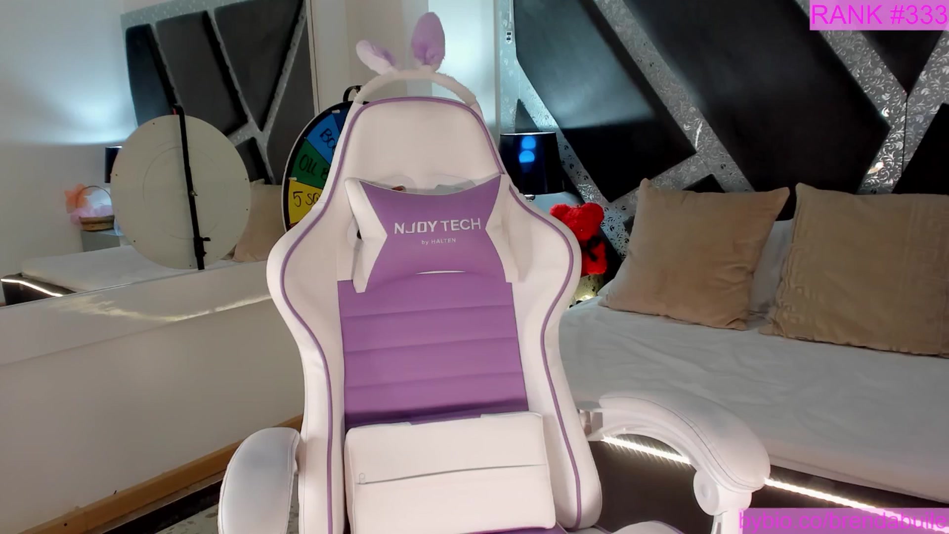 Gallery image thumbnail from BrendaBuiles's myfreecams stream on, 07/30/2025, 24:30 image 17 of 20