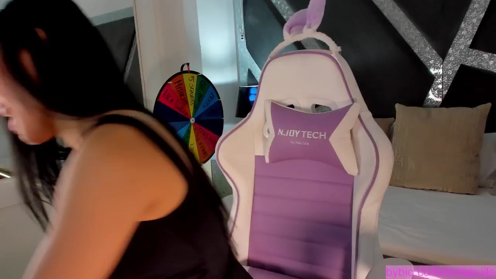 Gallery image thumbnail from BrendaBuiles's myfreecams stream on, 08/07/2025, 24:45 image 19 of 20